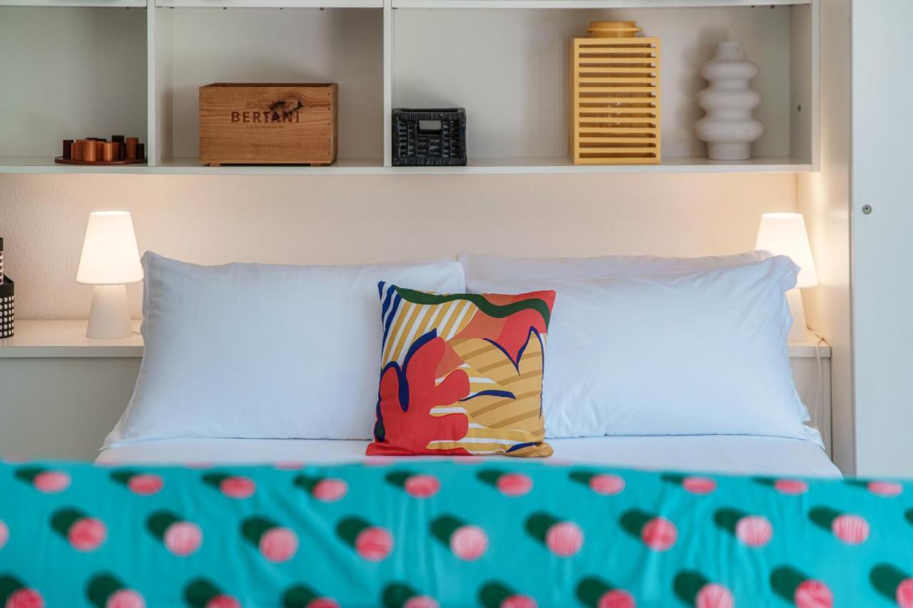 Panoramic Studio By Quokka 360 - Open Space Apartment With Terrace Lugano Bagian luar foto